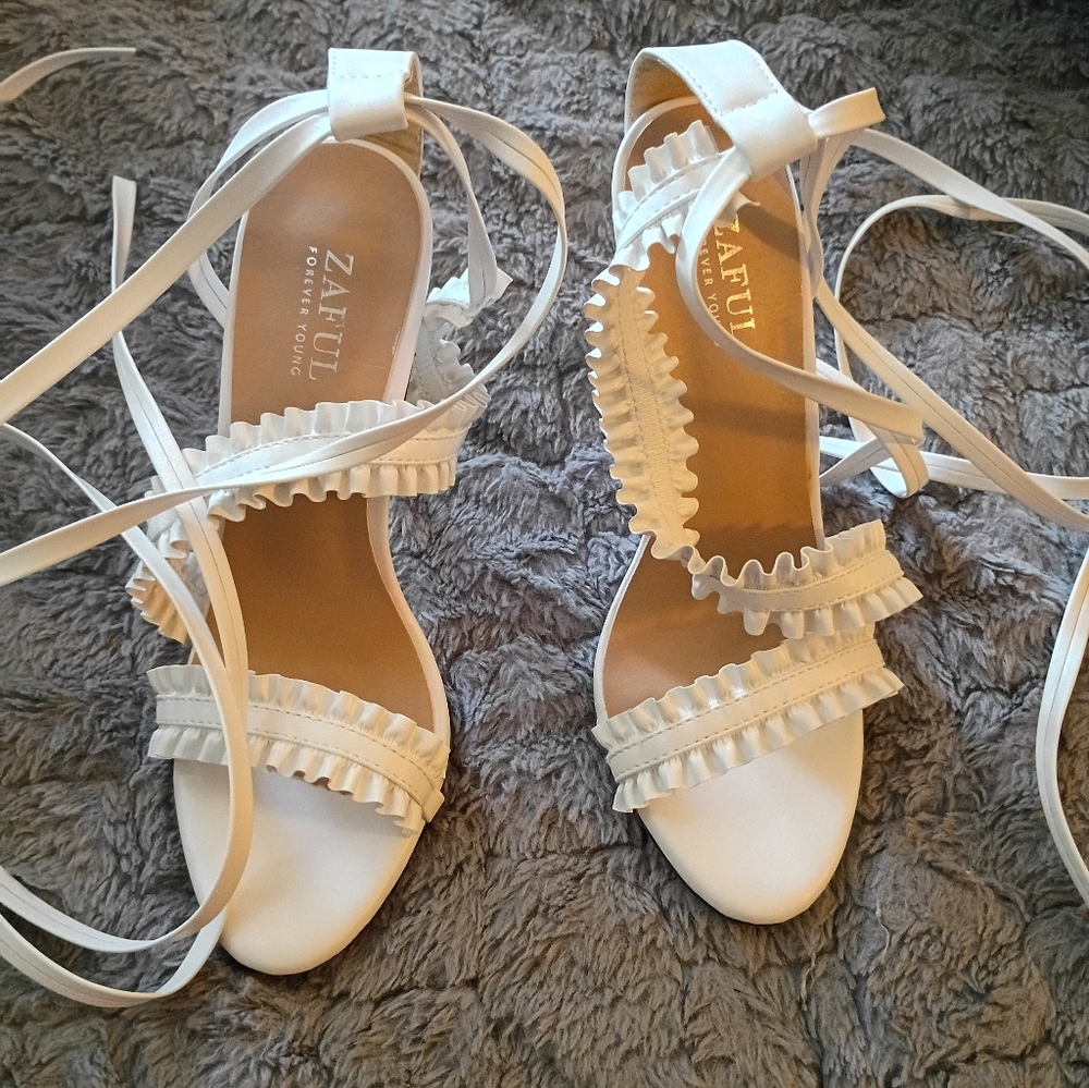 Zaful White Ruffle Strap Sandals